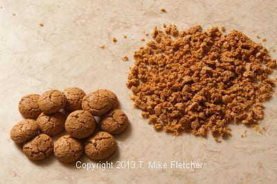 Amaretti cookies